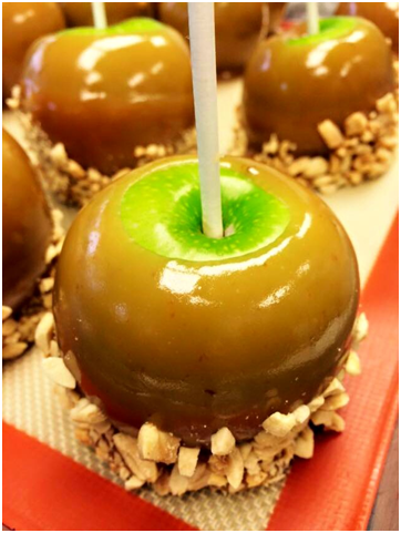 Caramel Apples Are the Perfect Fall Treat